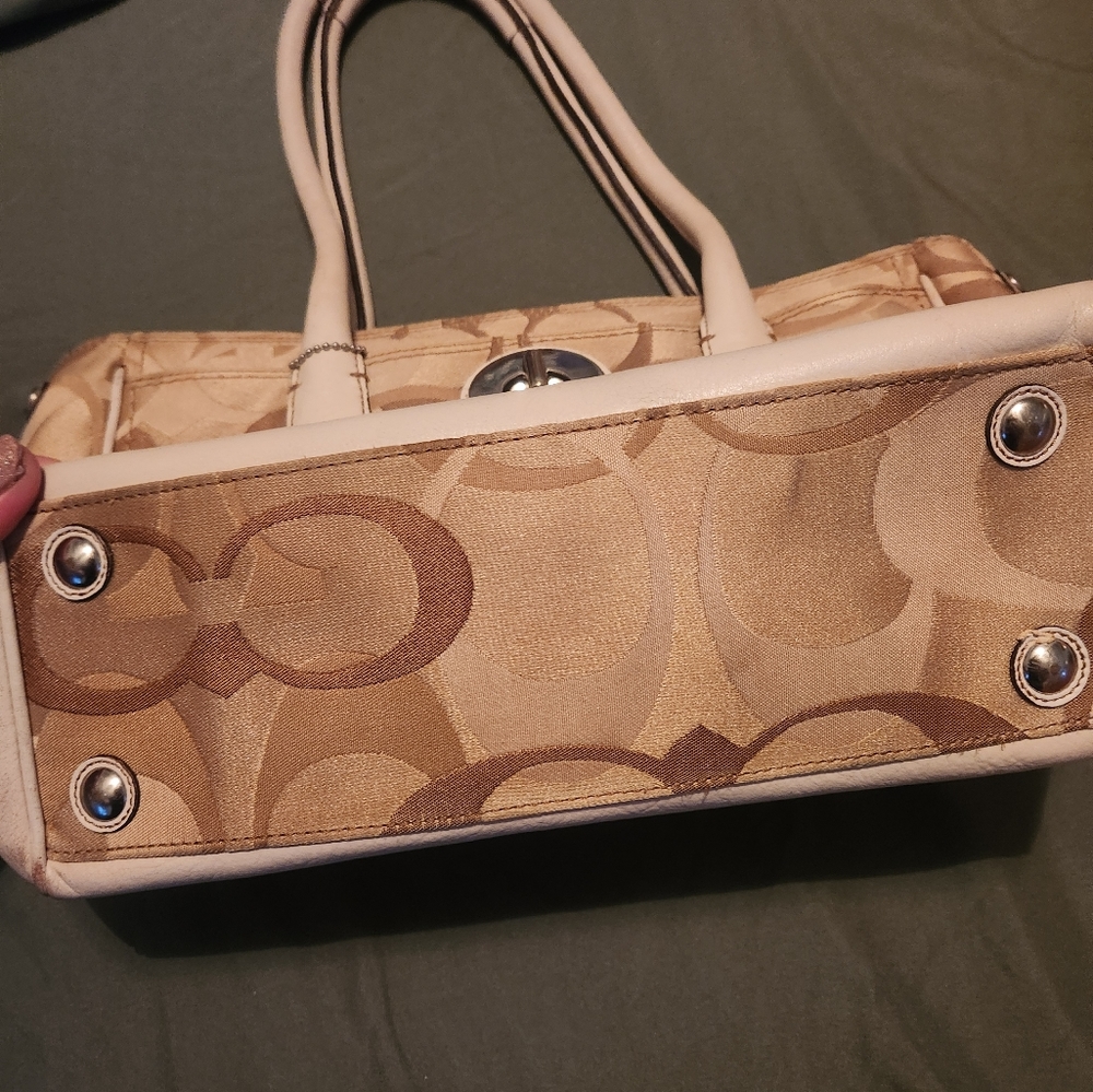 Coach purse - Picture 2 of 6